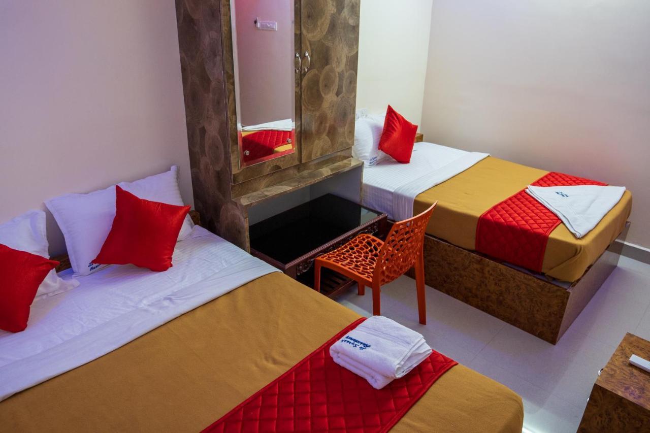 Le Suresh Guest House Pondicherry Exterior photo